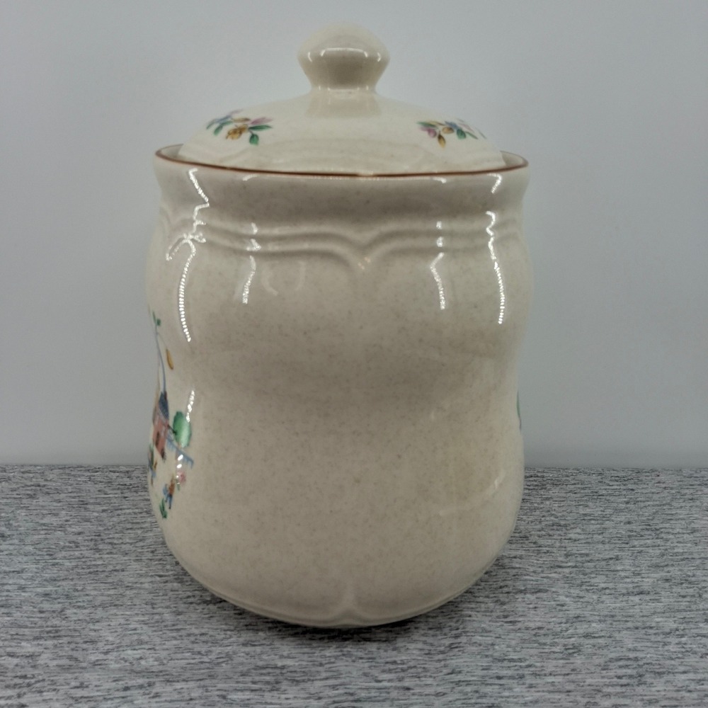 Vintage International Heartland Large 9 " tall w/Lid Canister Stoneware - Picture 2 of 11